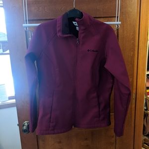 Columbia woman's Wind Jacket